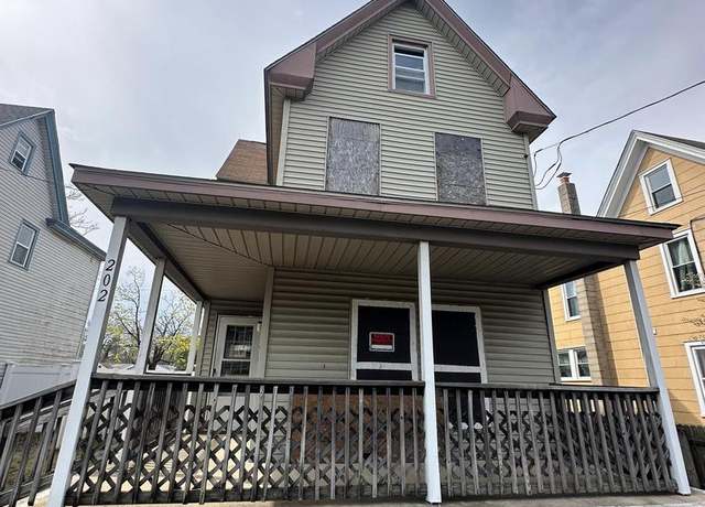 Property at 202 Sharp St N, Millville, NJ 08332, 4 beds, 1 bath