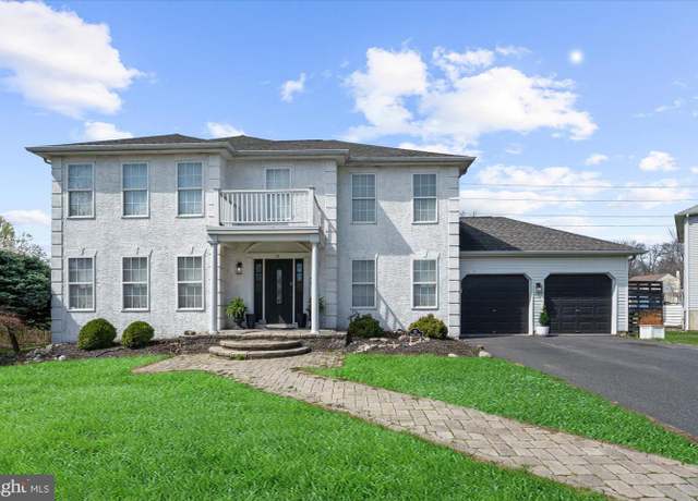 Property at 22 Fairway Ct, Quakertown, PA 18951, 5 beds, 2.5 baths