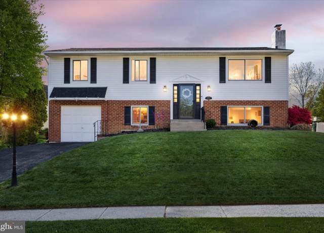 Property at 4051 Center Ave, Lafayette Hill, PA 19444, 4 beds, 2.5 baths