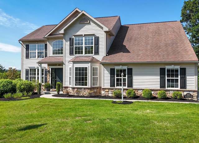 Property at 205 Fox Hollow Rd, Pottsville, PA 17901, 4 beds, 2.5 baths