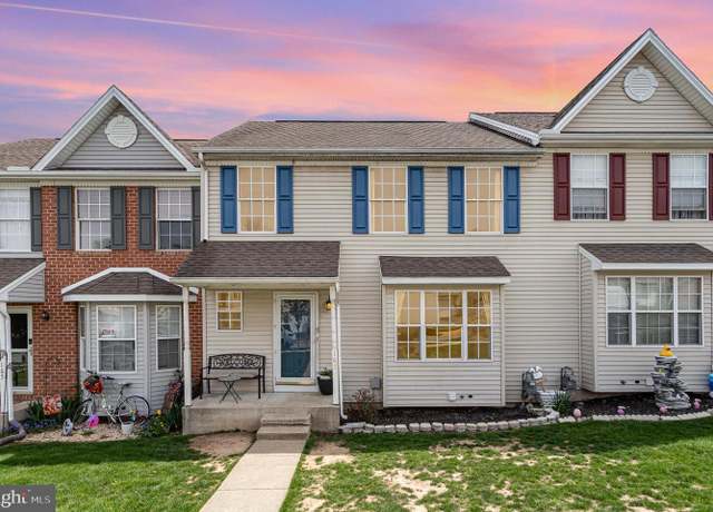 Property at 167 Country Ridge Dr, Red Lion, PA 17356, 3 beds, 2.5 baths