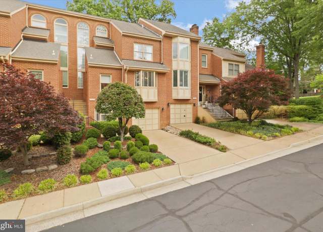 Property at 10204 Aspen Willow Dr, Fairfax, VA 22032, 4 beds, 4.5 baths
