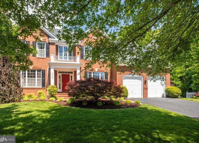 Property at 16340 Sandy Ridge Ct, Woodbridge, VA 22191, 6 beds, 5.5 baths