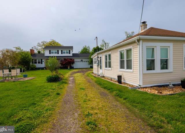 Property at 1519 Irving Ave, Colonial Beach, VA 22443, 3 beds, 2 baths