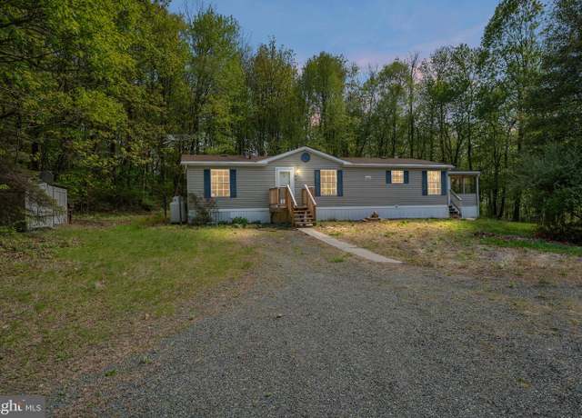 Property at 70 Poplar Dr, Boyertown, PA 19512, 3 beds, 2 baths