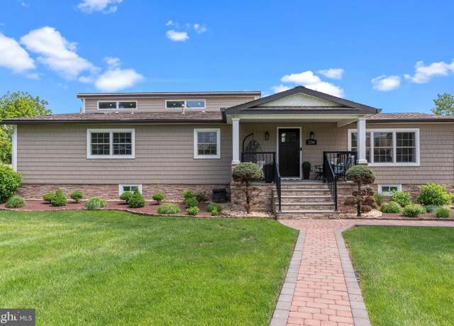 Property at 2241 2nd Street Pike, Newtown, PA 18940, 4 beds, 2.5 baths