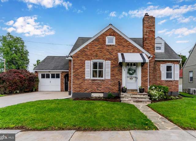 Property at 439 N East St, Carlisle, PA 17013, 4 beds, 1.5 baths
