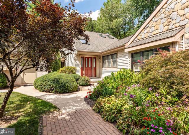 Property at 629 Glenwood Ln, West Chester, PA 19380, 3 beds, 3 baths