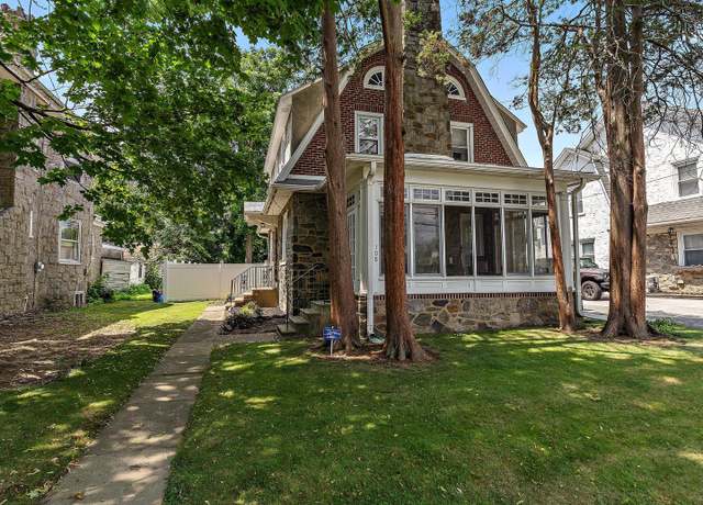 Property at 108 E Parkway Ave, Chester, PA 19013, 3 beds, 1.5 baths
