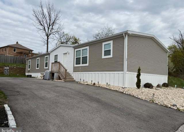 Property at 10 N Hillside Cir, Norristown, PA 19403, 4 beds, 2 baths