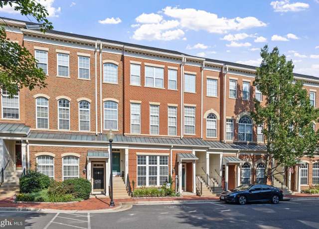 Property at 5123 Donovan Dr, Alexandria, VA 22304, 2 beds, 2.5 baths