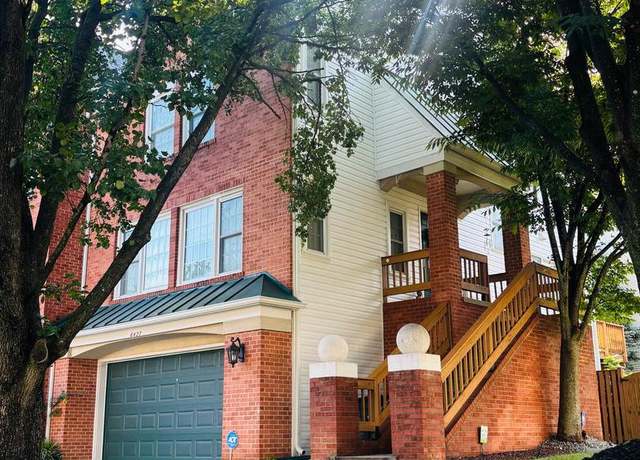 Property at 6427 Knapsack Ln, Centreville, VA 20121, 3 beds, 2.5 baths