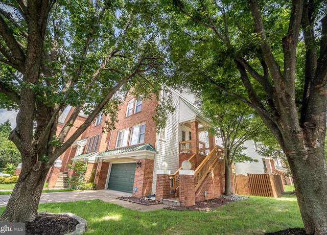Property at 6427 Knapsack Ln, Centreville, VA 20121, 3 beds, 2.5 baths