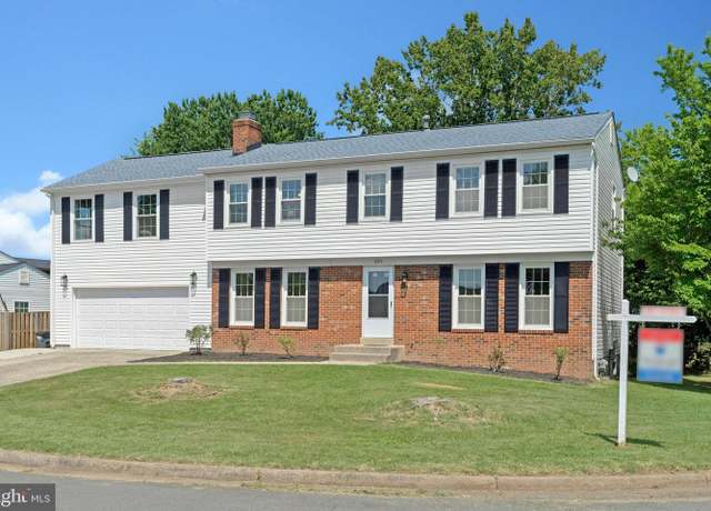 Property at 100 N Cameron St, Sterling, VA 20164, 5 beds, 5 baths