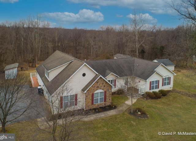 Property at 217 Deer Trl, Shepherdstown, WV 25443, 5 beds, 3.5 baths