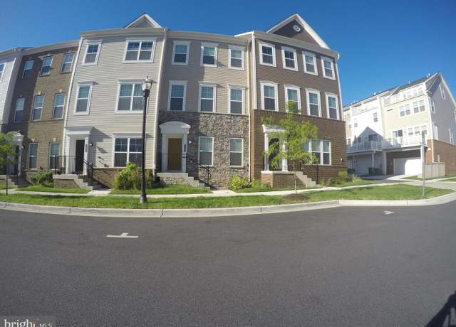 Property at 117 Flower Center Ln, Gaithersburg, MD 20878, 4 beds, 4.5 baths
