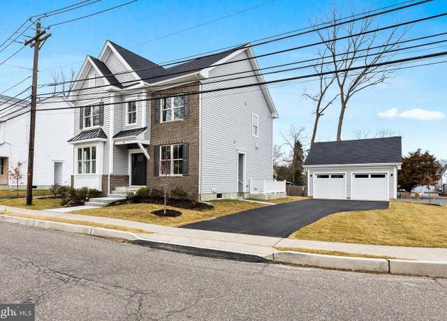 Property at 6 Broad St, Medford, NJ 08055, 4 beds, 2.5 baths
