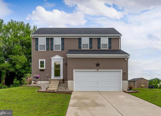 Property at 3 Lake Cir, Carneys Point, NJ 08069, 3 beds, 2.5 baths