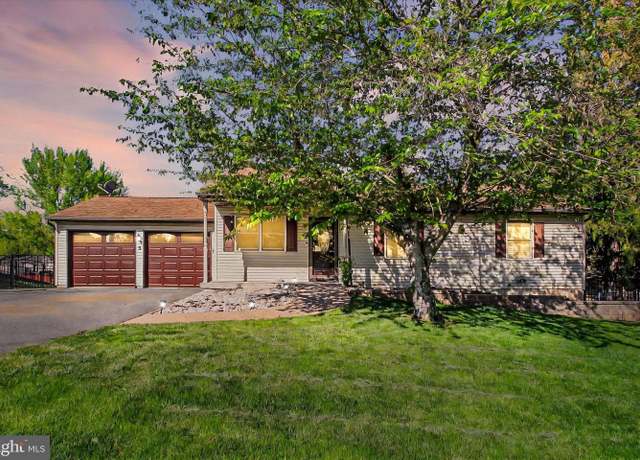 Property at 5 Hines Dr, East Berlin, PA 17316, 4 beds, 3 baths