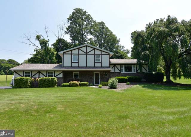Property at 401 Antietam Rd, Reading, PA 19606, 3 beds, 1.5 baths