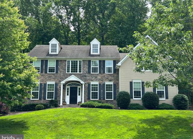 Property at 25 Baldwin Cir, Glenmoore, PA 19343, 4 beds, 3.5 baths
