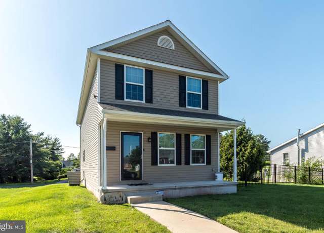 Property at 883 N Hanover St, Pottstown, PA 19464, 3 beds, 2.5 baths