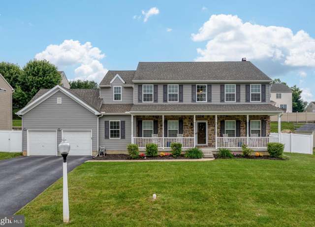 Property at 130 Surrey Ln, York, PA 17402, 4 beds, 2.5 baths