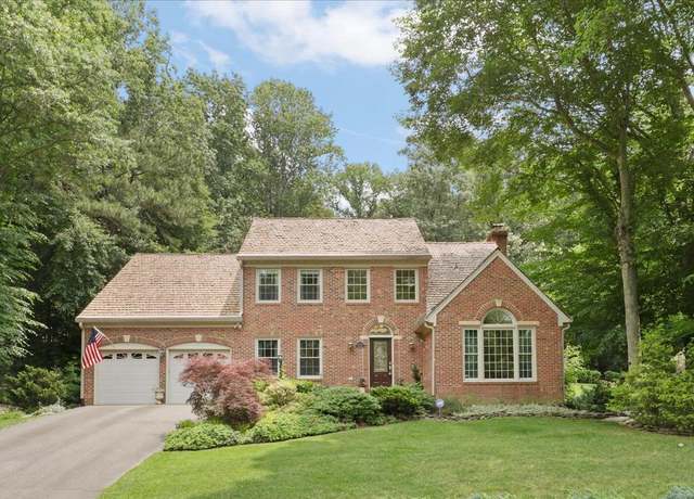 Property at 6805 Spout Ln, Fairfax Station, VA 22039, 4 beds, 2.5 baths