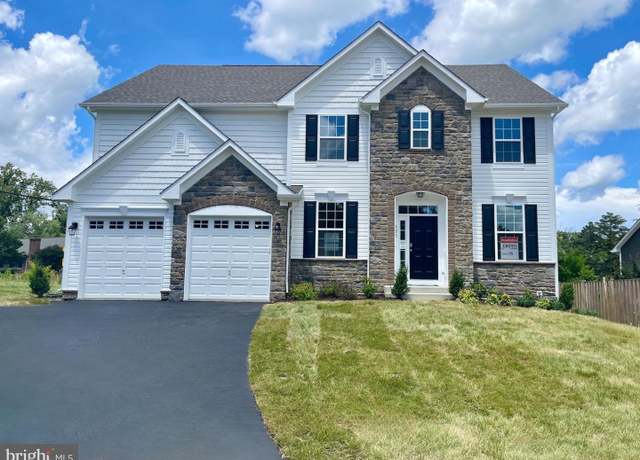 Property at 623 Plainview Dr, Fredericksburg, VA 22405, 4 beds, 3.5 baths