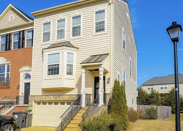 Property at 12 Lamplighter Ln, Stafford, VA 22554, 3 beds, 2.5 baths