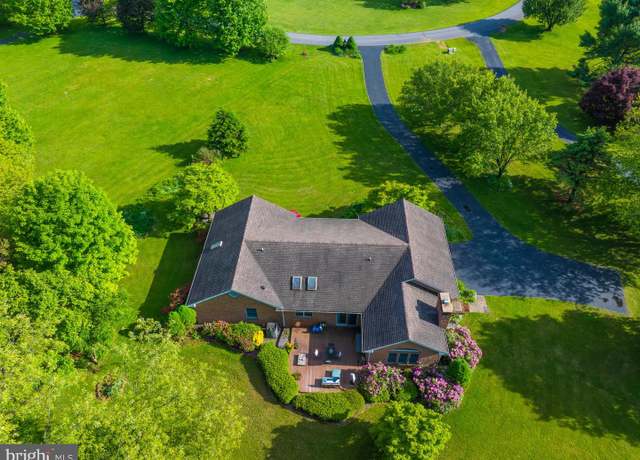 Property at 267 Miranda Ct, Martinsburg, WV 25403, 3 beds, 2.5 baths