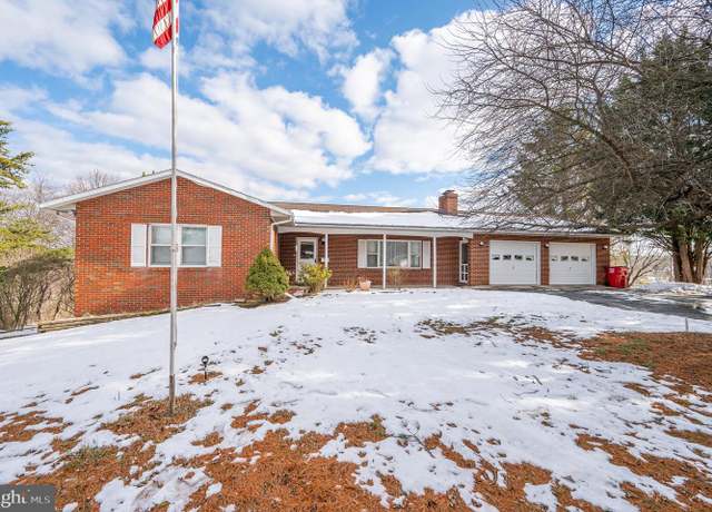 Property at 160 Morgan Ln, Berkeley Springs, WV 25411, 4 beds, 2 baths