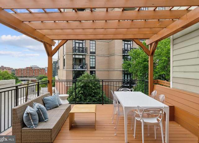 Property at 408 M St NW #4, Washington, DC 20001, 2 beds, 2 baths