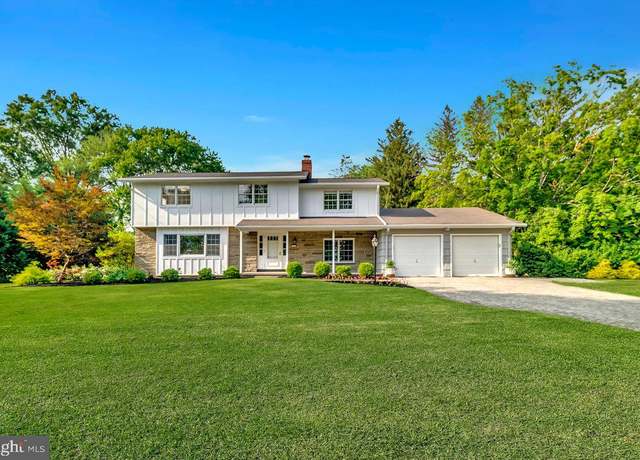 Property at 4 Larkspur Ln, Lawrence, NJ 08648, 4 beds, 2.5 baths