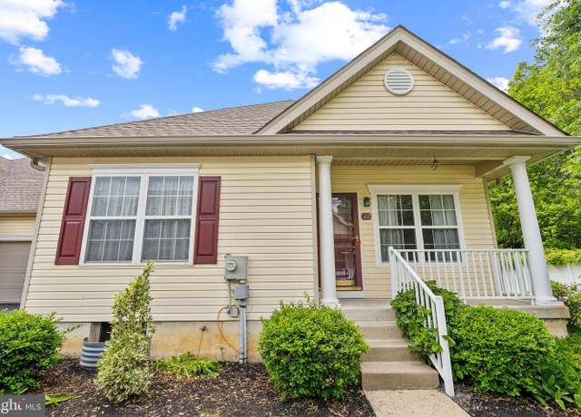 Property at 22 Regents Ct, Bensalem, PA 19020, 2 beds, 2 baths