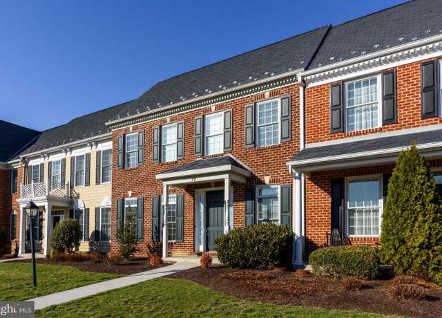 Property at 10 Jamestown Sq, Mechanicsburg, PA 17050, 3 beds, 2.5 baths