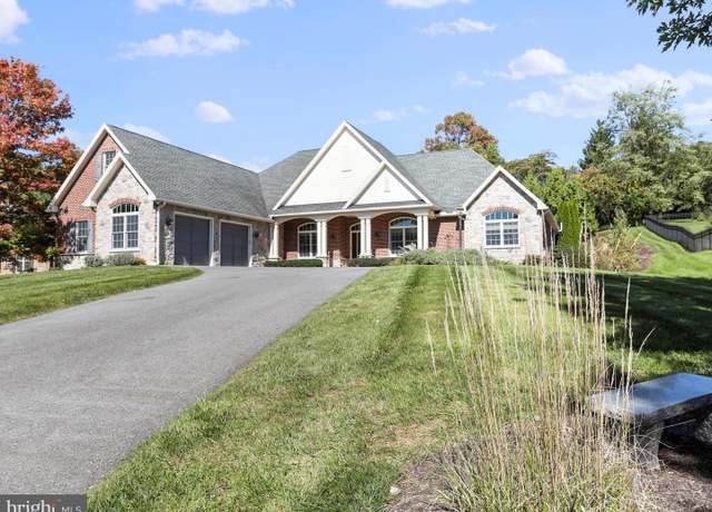 Property at 24 Woodbriar Dr, Chambersburg, PA 17202, 4 beds, 3 baths