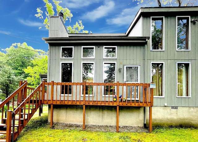Property at 183 Radcliff Rd, Bushkill, PA 18324, 3 beds, 2 baths