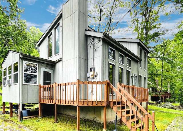 Property at 183 Radcliff Rd, Bushkill, PA 18324, 3 beds, 2 baths