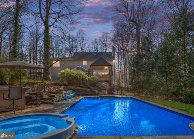 Property at 35 Bayberry Ln, Fredericksburg, VA 22406, 4 beds, 3.5 baths