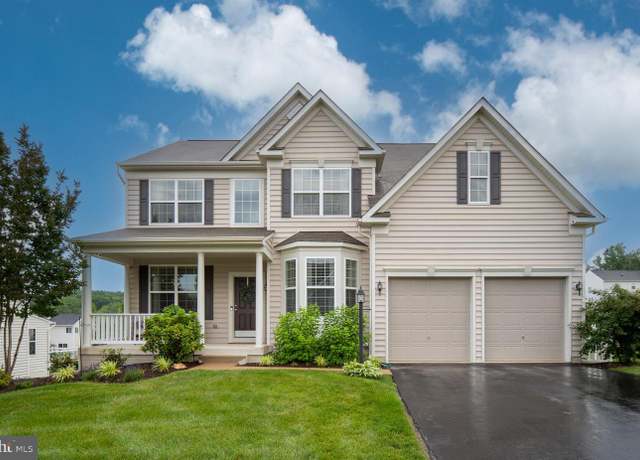 Property at 8 Tenola Ct, Fredericksburg, VA 22405, 5 beds, 3.5 baths
