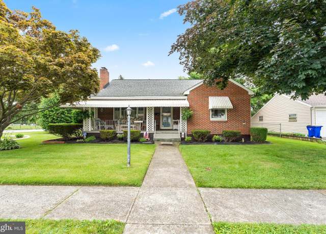Property at 800 Corbett St, Hagerstown, MD 21740, 3 beds, 2 baths