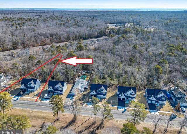Property at 211 Parkers St, Manahawkin, NJ 08050, 4 beds, 2.5 baths