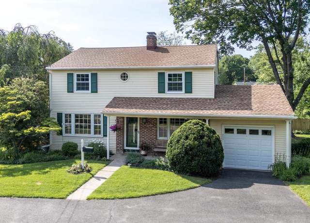 Property at 559 Maple Ave, Doylestown, PA 18901, 3 beds, 2.5 baths