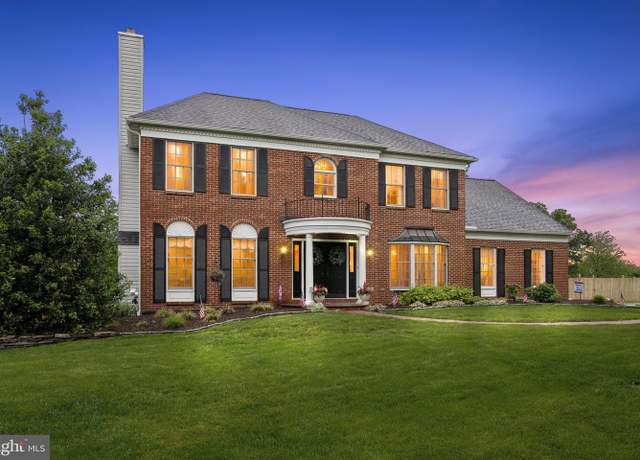 Property at 110 Fairway Dr, Harleysville, PA 19438, 4 beds, 2.5 baths