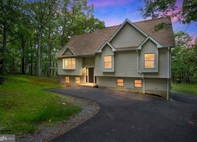 Property at 121 Almond Ct, Milford, PA 18337, 4 beds, 3 baths