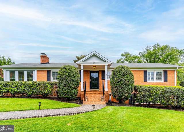 Property at 817 Golden Arrow St, Great Falls, VA 22066, 3 beds, 3 baths