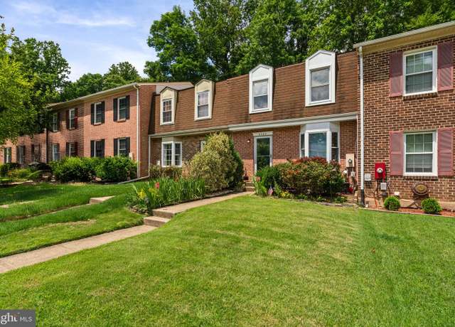 Property at 6465 Blarney Stone Ct, Springfield, VA 22152, 3 beds, 3.5 baths