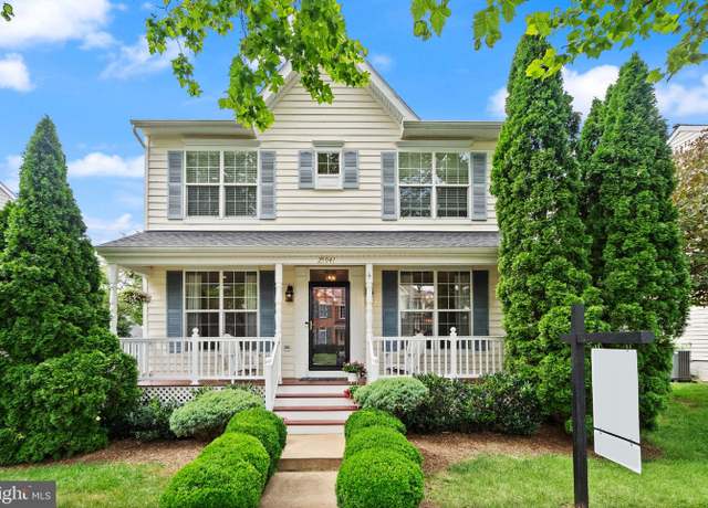 Property at 25941 Hartwood Dr, Chantilly, VA 20152, 4 beds, 3.5 baths
