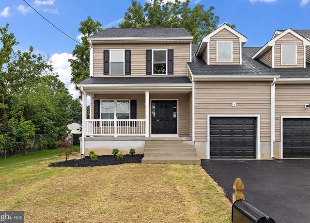 Property at 413 8th St, New Castle, DE 19720, 3 beds, 2.5 baths